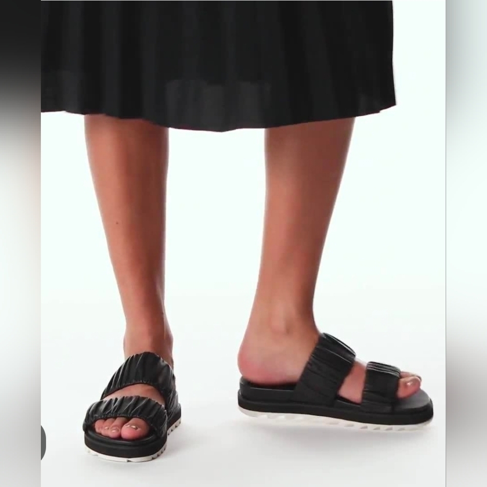Sorel Roaming Two Strap Woman's Slide Sandals In Black Size 8.5